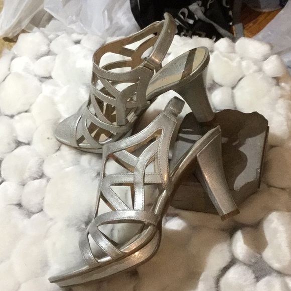 Naturalized N5 Comfort Heels - Picture 2 of 2